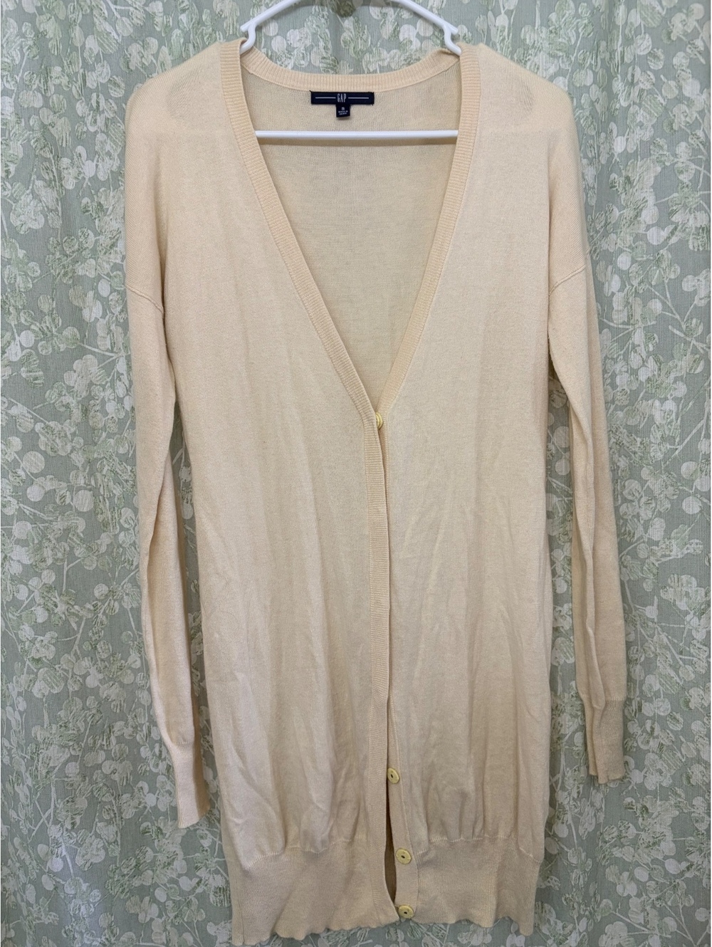 Gap cream cardigan small women’s